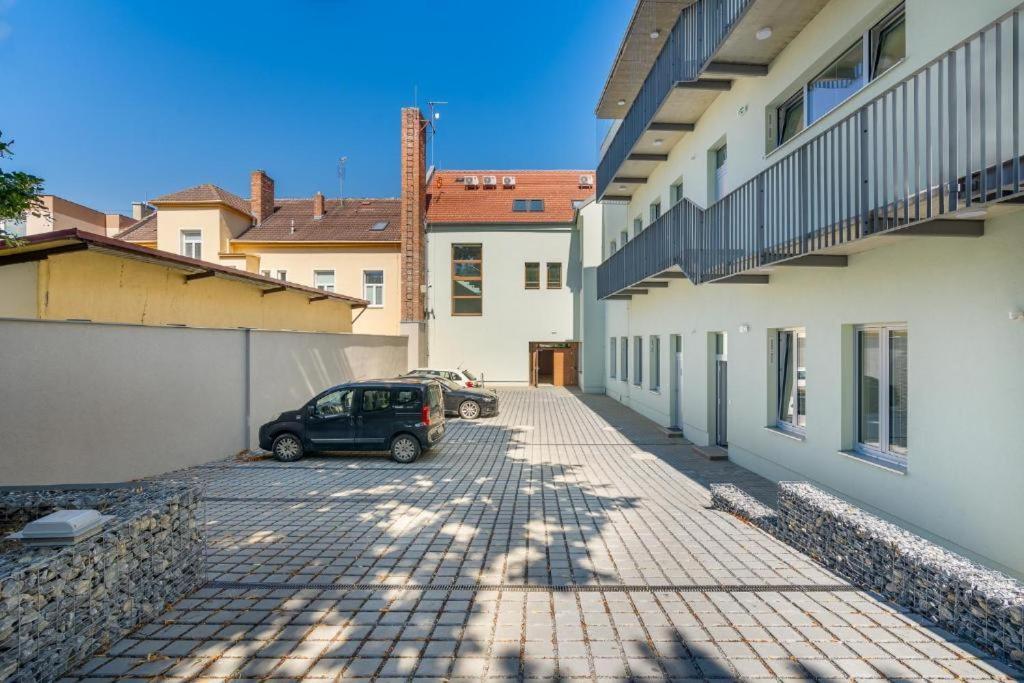 V Srdci Straznice - Park - Batuv Kanal - Cyklisticke Stezky - Rezidence Liberte Exteriér fotografie
